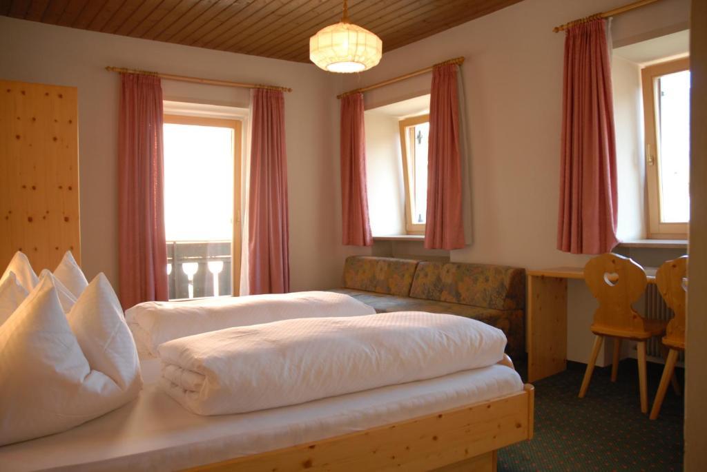 Hotel B&B Gasthof Zur Linde Рио-ди-Пустериа Номер фото
