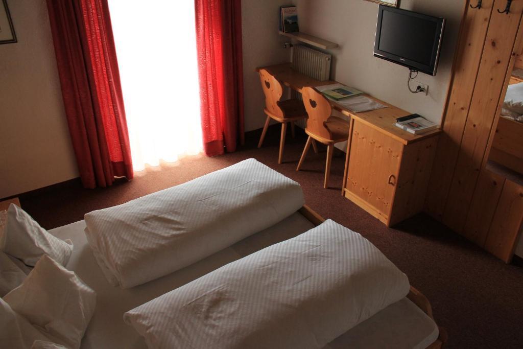Hotel B&B Gasthof Zur Linde Рио-ди-Пустериа Номер фото